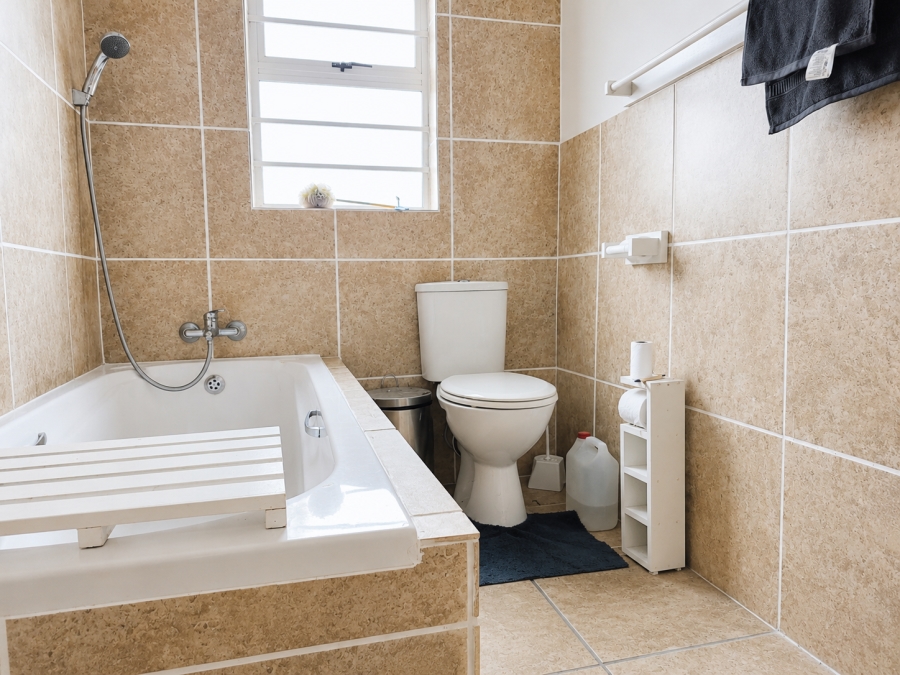 3 Bedroom Property for Sale in Silversands Western Cape